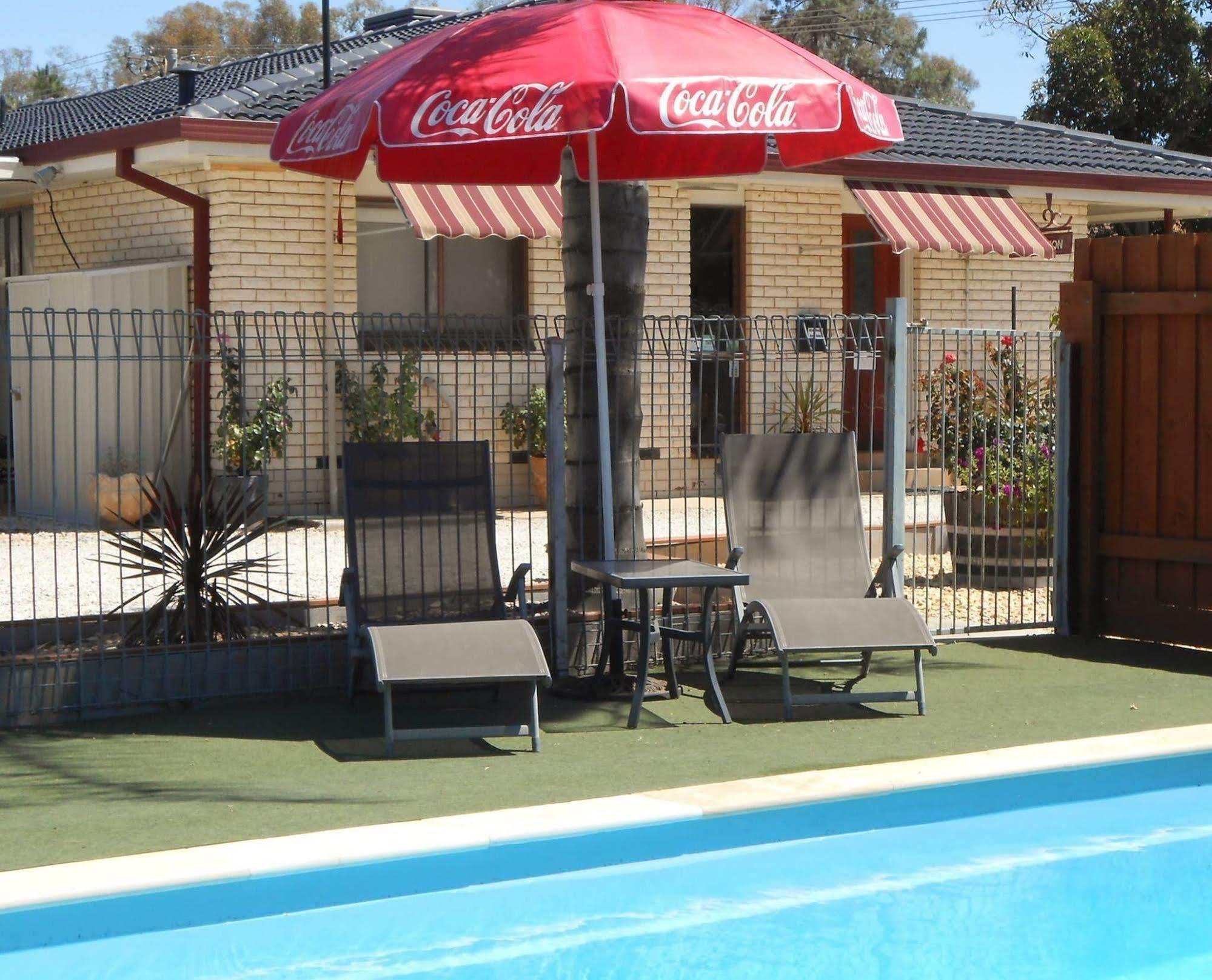 רותרגלן Motel Woongarra מראה חיצוני תמונה